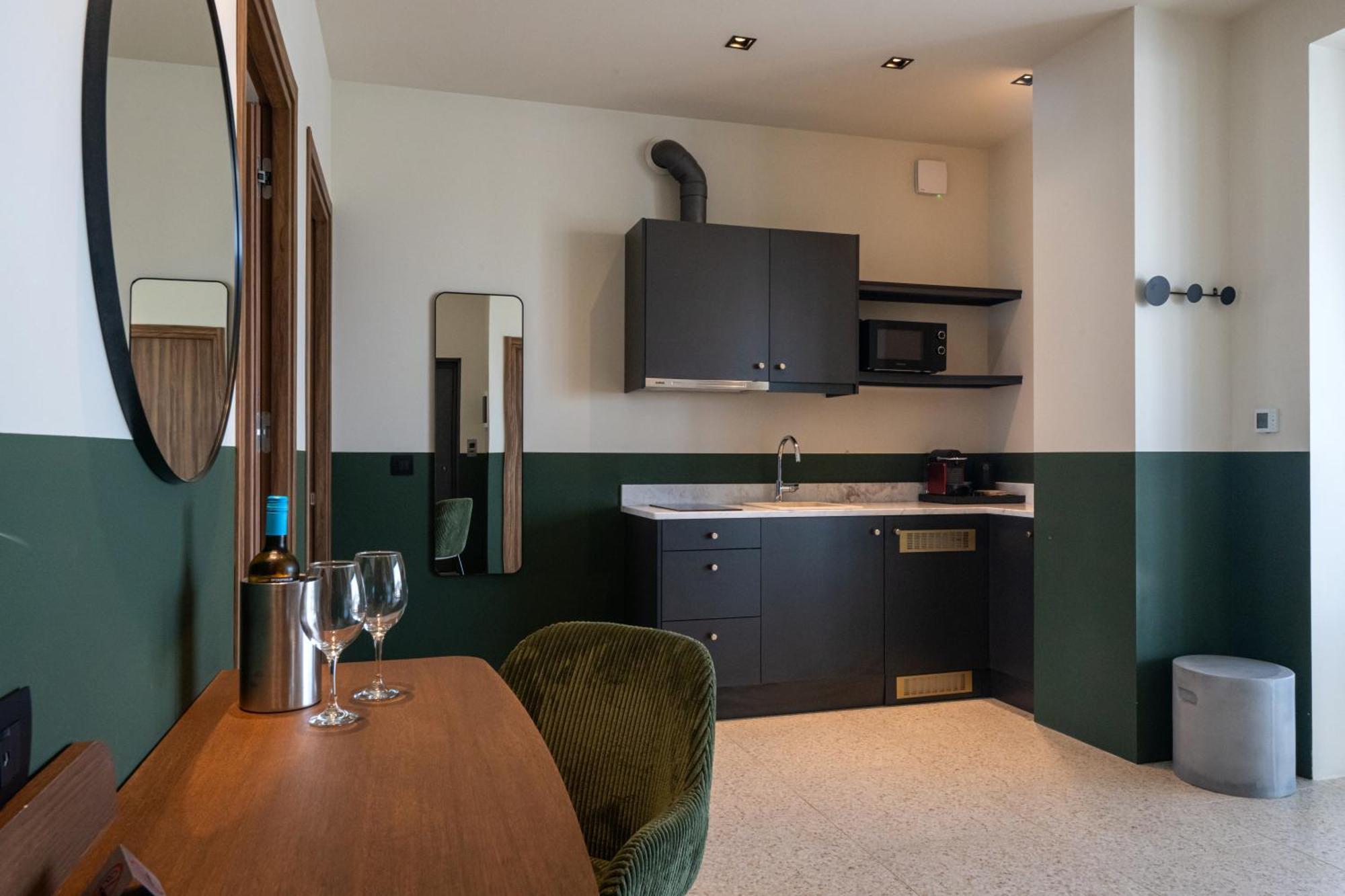 Evripidou 7 - Kalamata Mediterranean Suites Номер фото