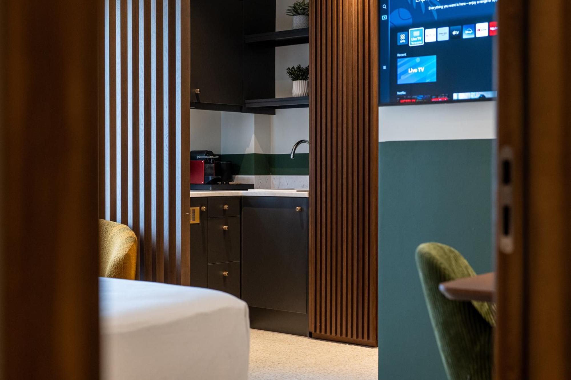 Evripidou 7 - Kalamata Mediterranean Suites Экстерьер фото