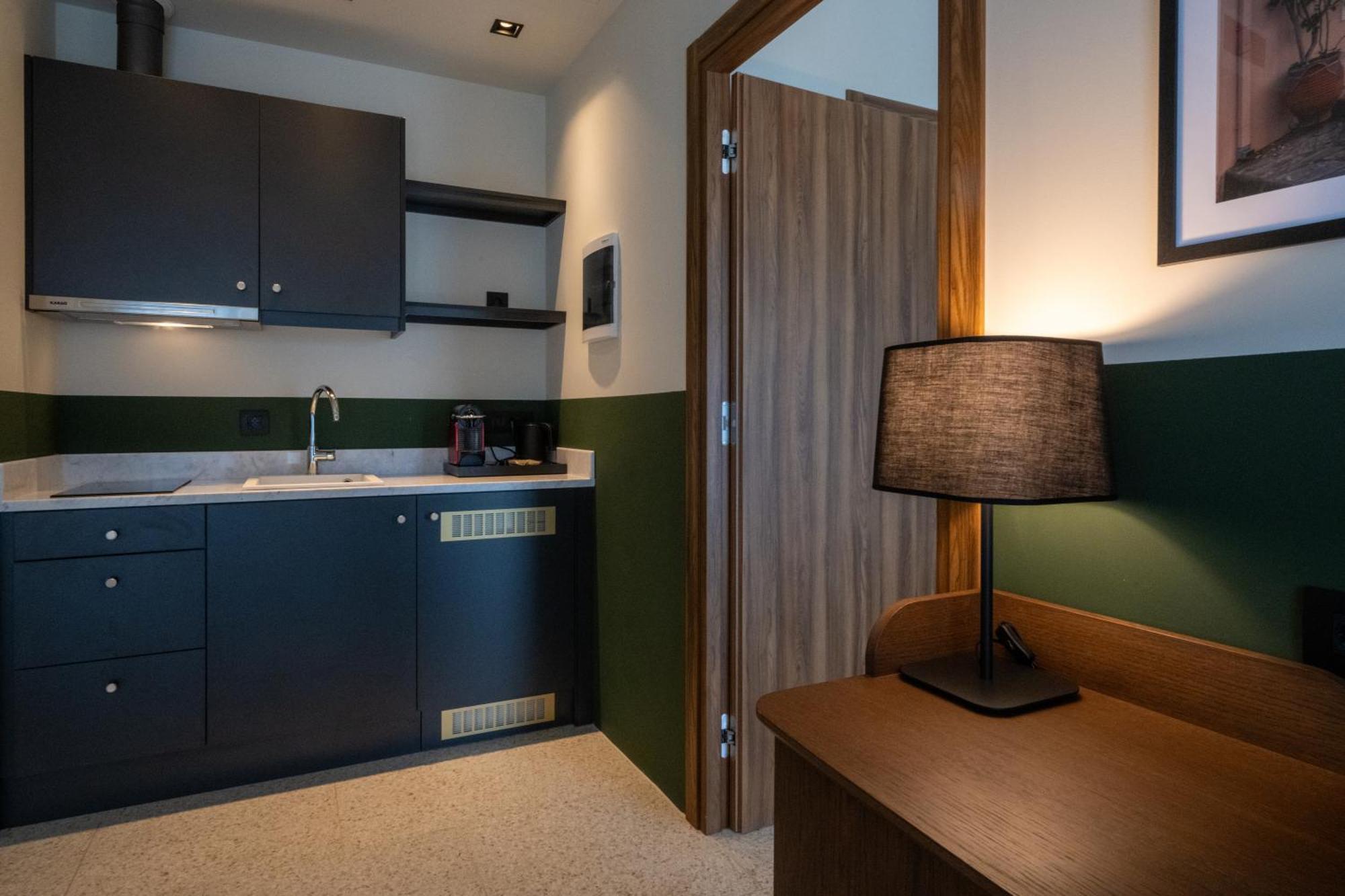 Evripidou 7 - Kalamata Mediterranean Suites Экстерьер фото