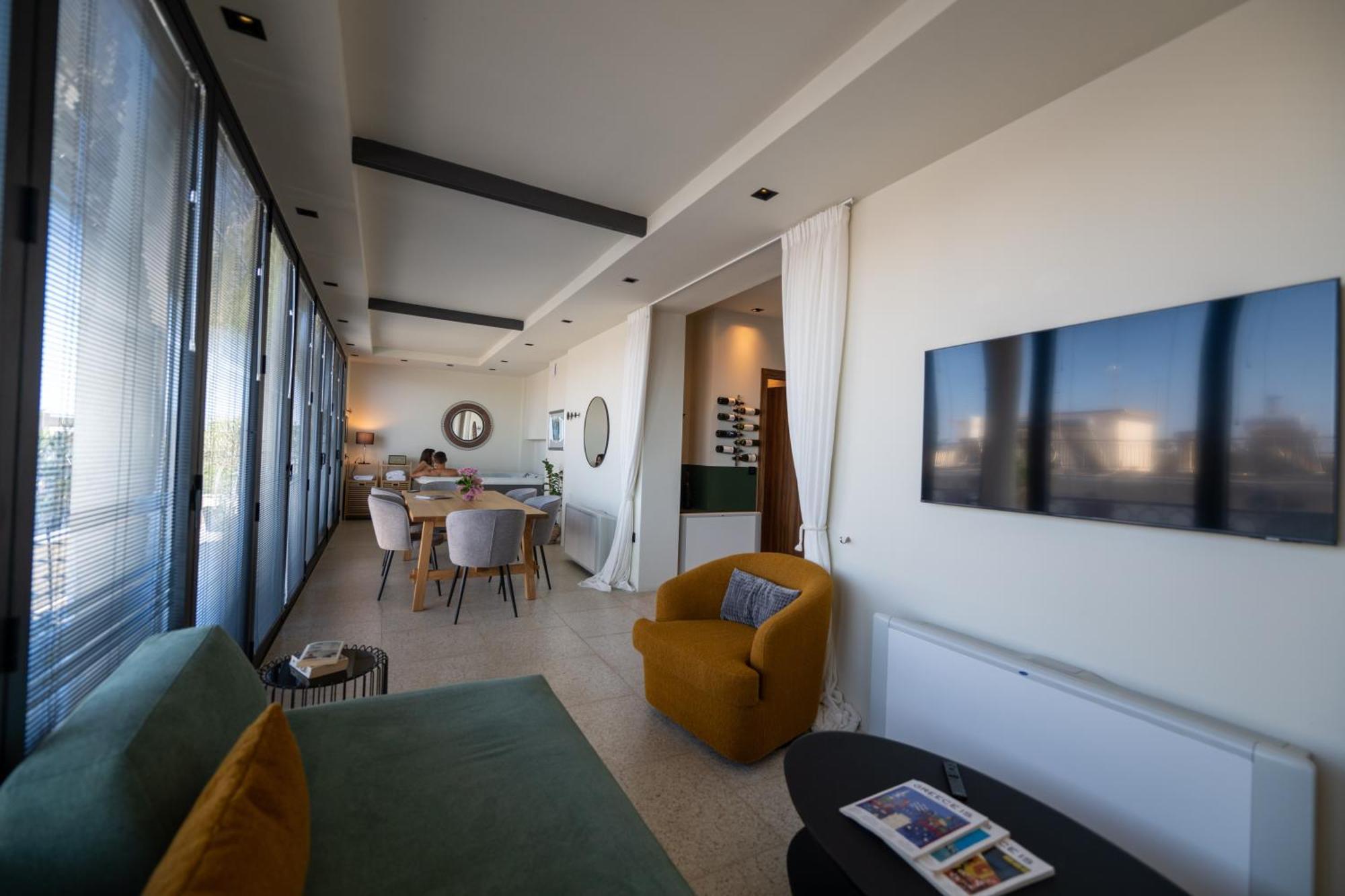 Evripidou 7 - Kalamata Mediterranean Suites Экстерьер фото