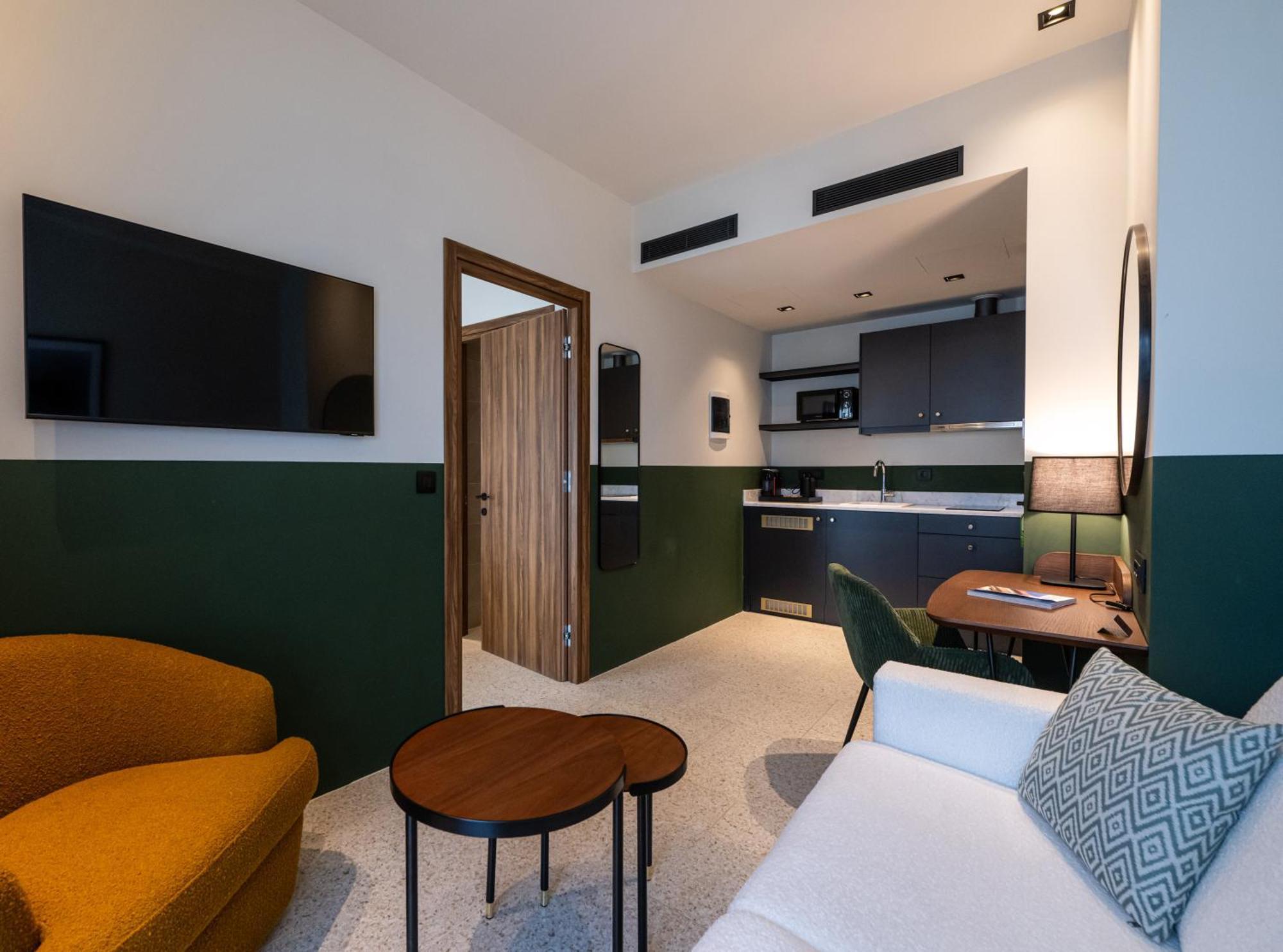 Evripidou 7 - Kalamata Mediterranean Suites Экстерьер фото